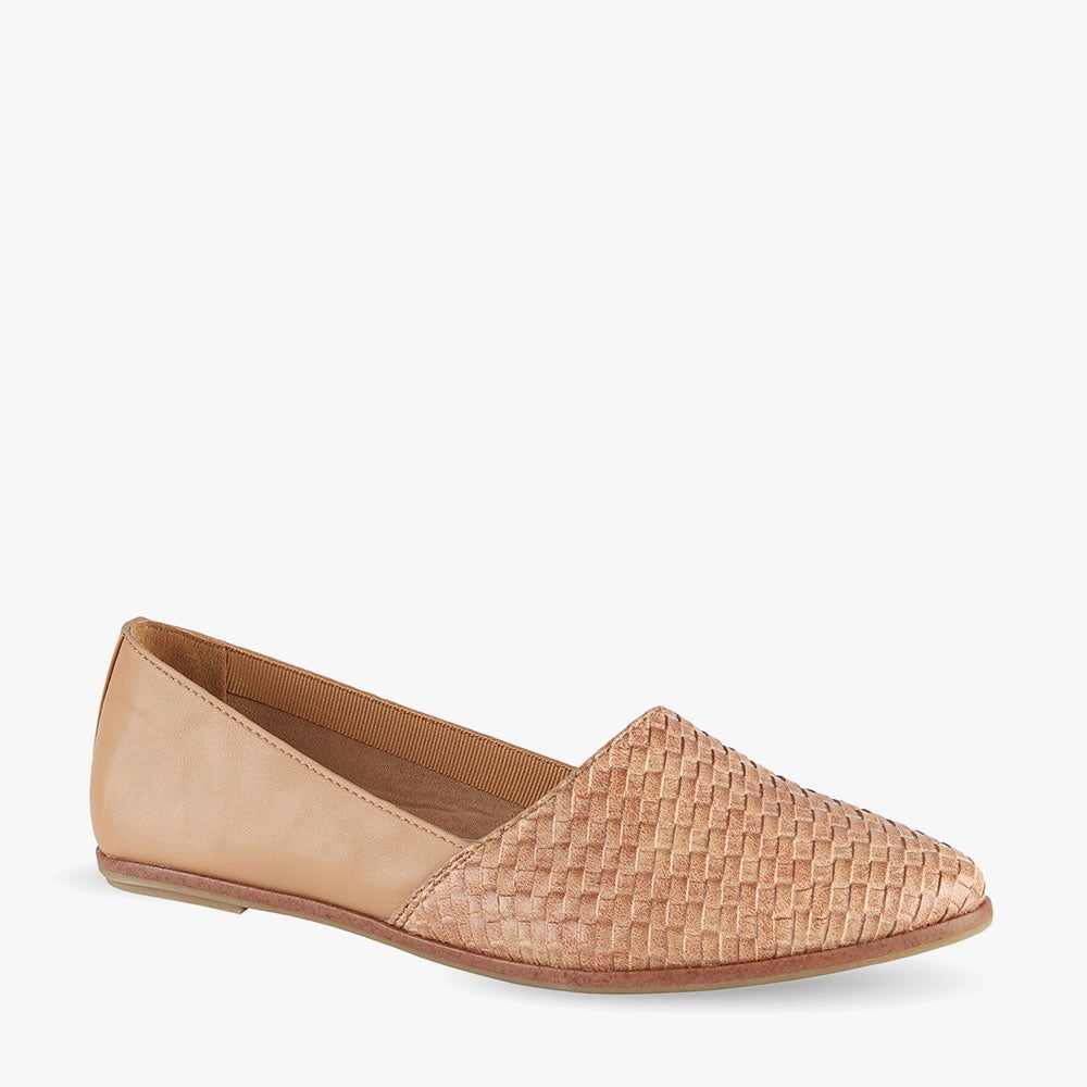 Buy Women's Pointed Toe Flats | Famous Footwear Australia