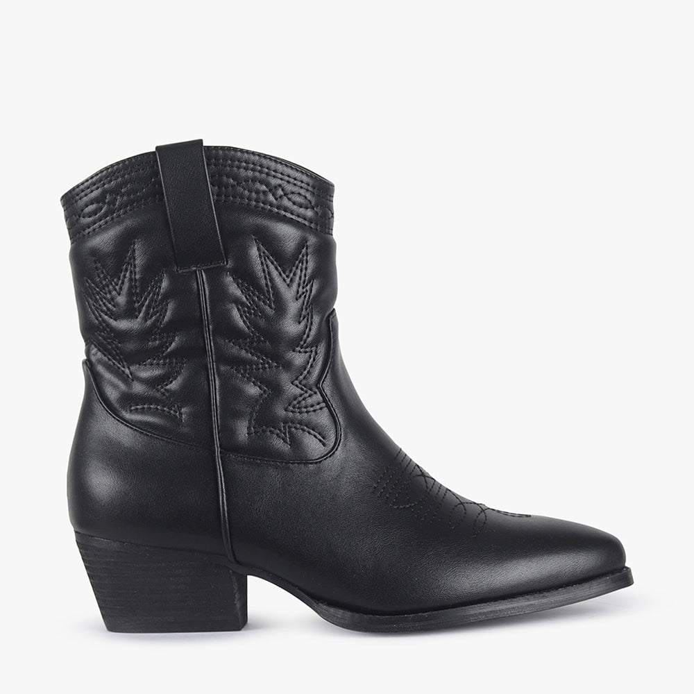 Famous footwear deals womens boots