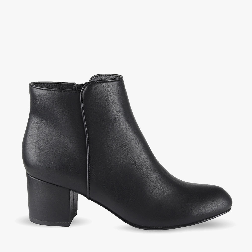 Famous footwear clearance boots womens